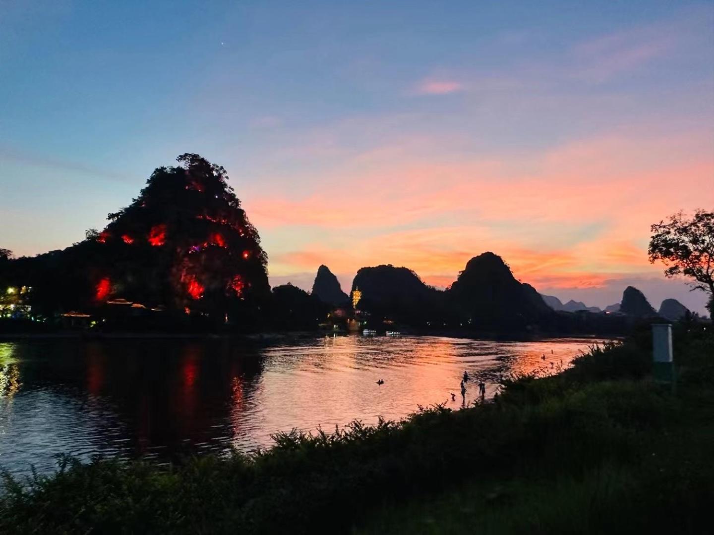Li River Resort Villa Hotel Гуйлинь Экстерьер фото