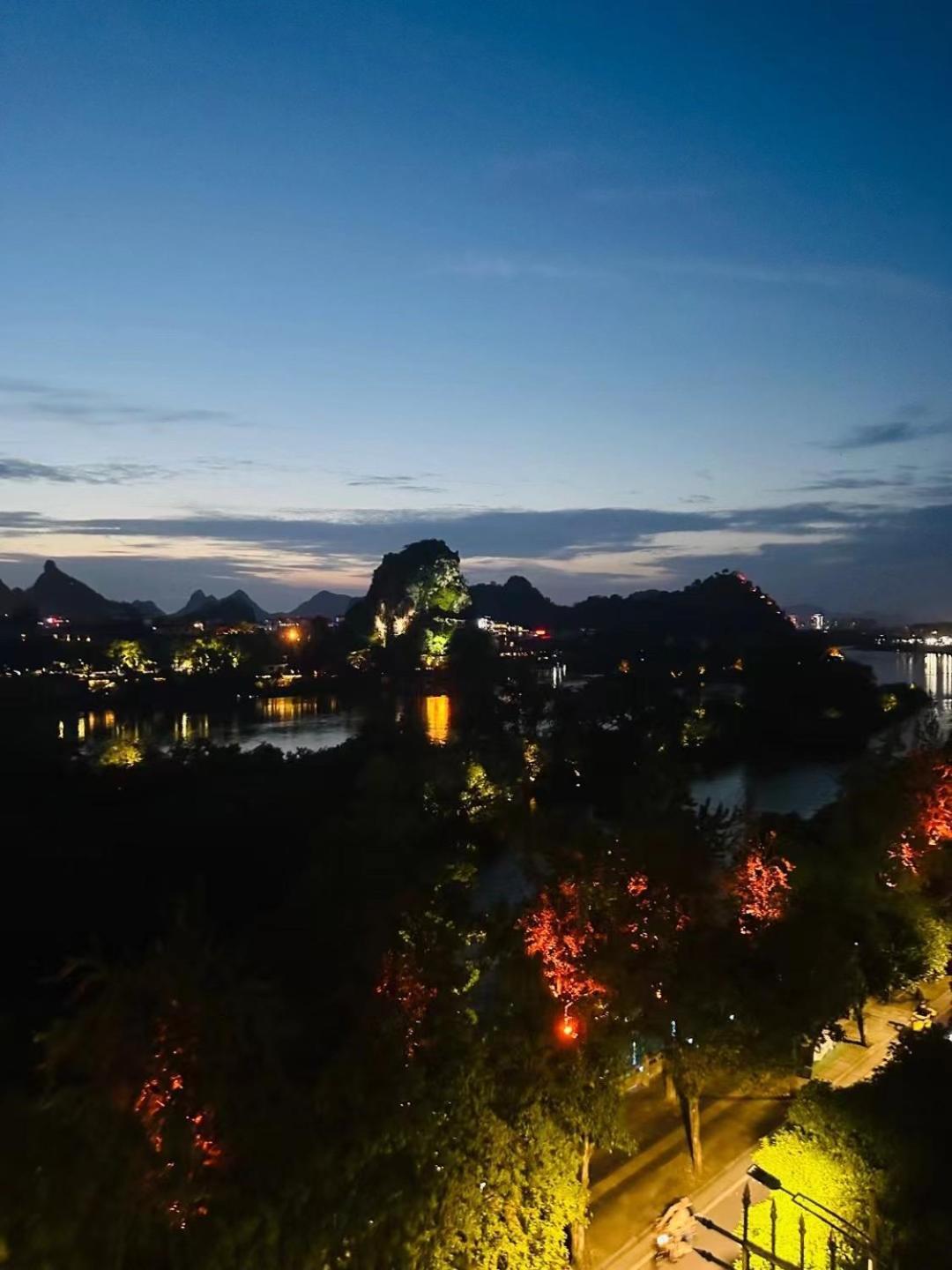Li River Resort Villa Hotel Гуйлинь Экстерьер фото